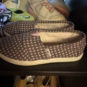 TOMS little girls Checkered Pink and Gray Flats
